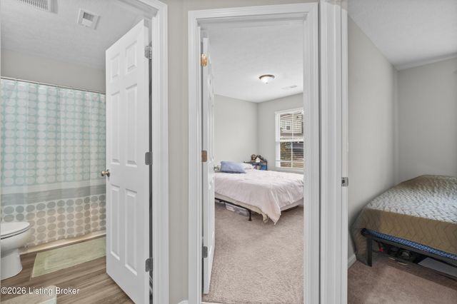 8809 Salute Way, Louisville, KY 40229