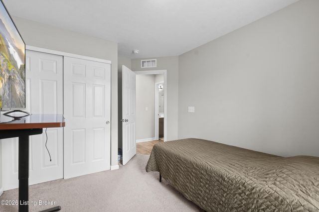 8809 Salute Way, Louisville, KY 40229