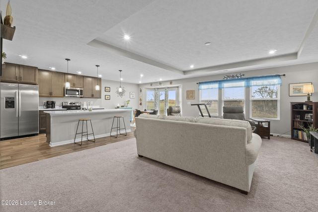 8809 Salute Way, Louisville, KY 40229