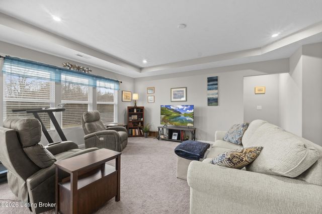 8809 Salute Way, Louisville, KY 40229