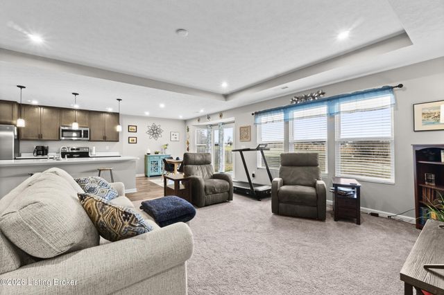 8809 Salute Way, Louisville, KY 40229