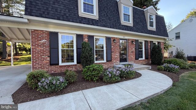 8104 BRIAR CREEK DR, Annandale, VA 22003