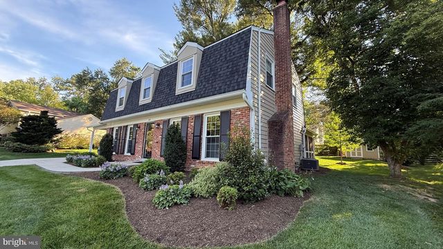 8104 BRIAR CREEK DR, Annandale, VA 22003