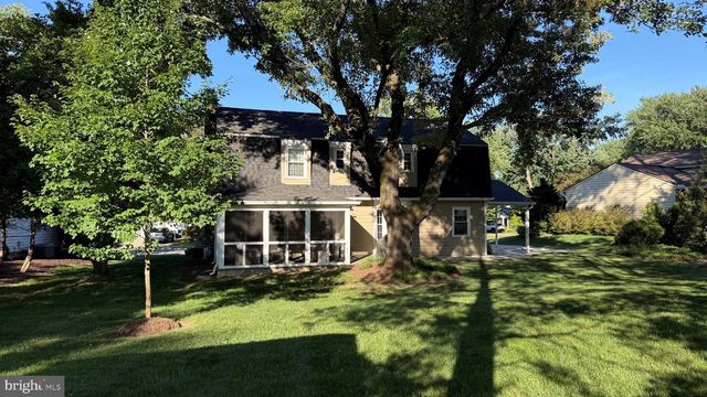 8104 BRIAR CREEK DR, Annandale, VA 22003