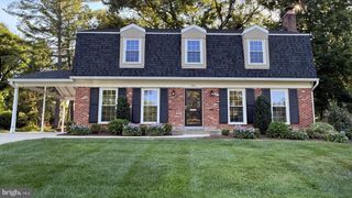 8104 BRIAR CREEK DR, Annandale, VA 22003