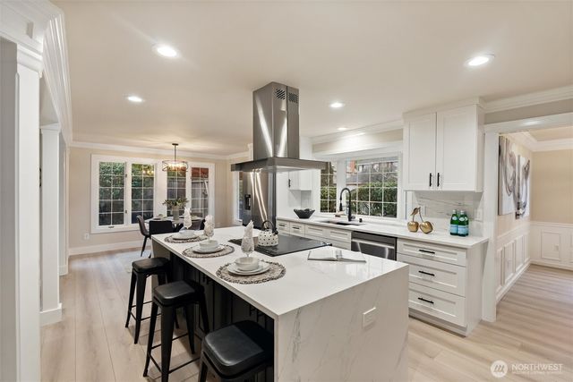 17105 SE 47th Court, Bellevue, WA 98006