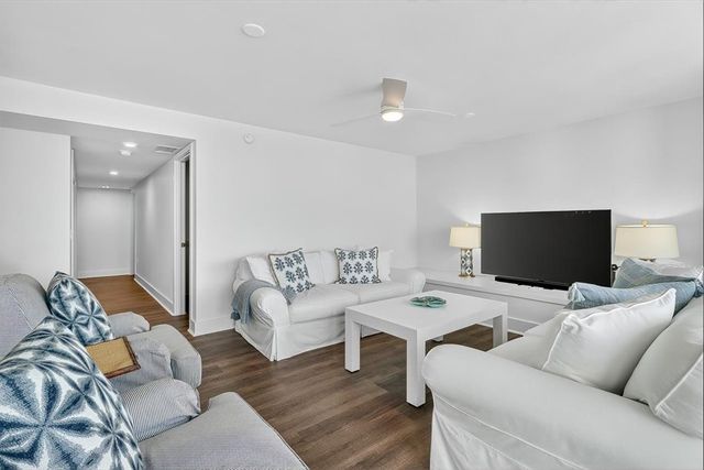 1000 N Station 411, Port Aransas, TX 78373