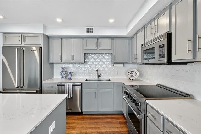 1000 N Station 411, Port Aransas, TX 78373