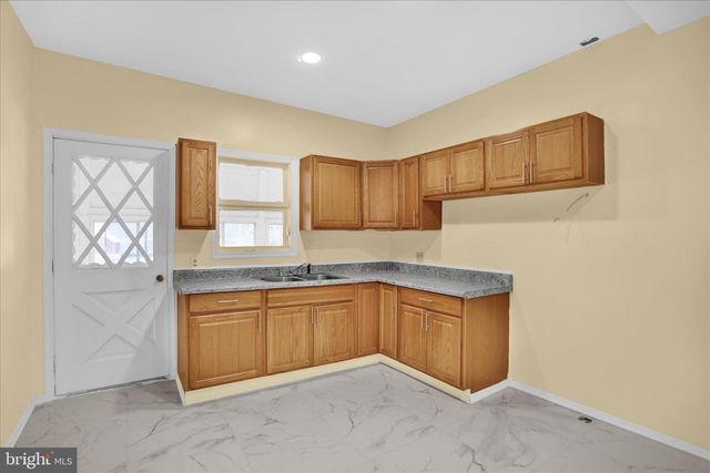 704 LAUREL BLVD, Pottsville, PA 17901