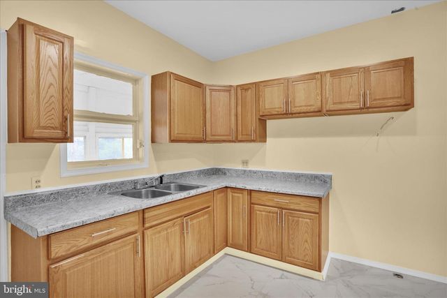 704 LAUREL BLVD, Pottsville, PA 17901
