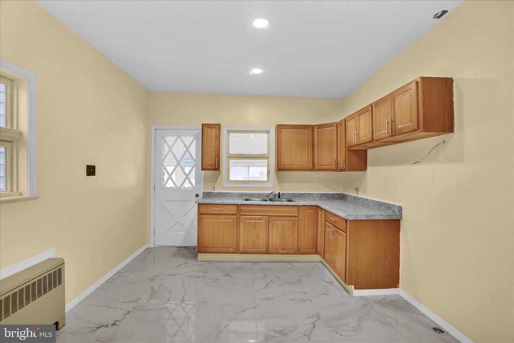 704 LAUREL BLVD, Pottsville, PA 17901
