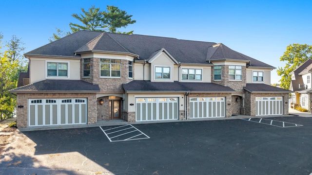 895 Canyon Road #102, Wisconsin Dells, WI 53965