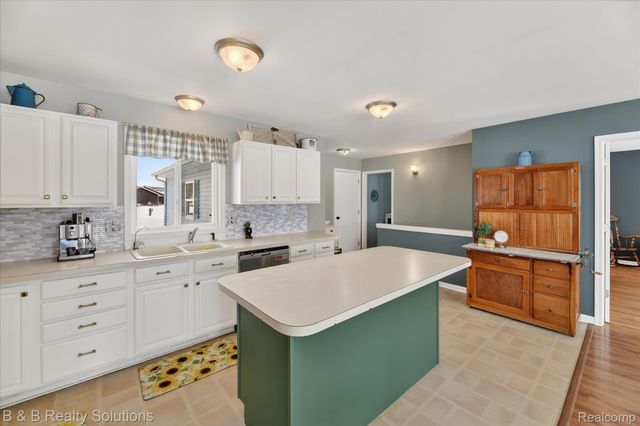 5769 Cobblestone Drive, Deerfield Township, MI 48461