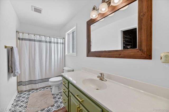 5769 Cobblestone Drive, Deerfield Township, MI 48461