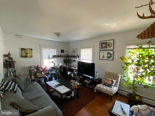 1029 LANCASTER AVE, Berwyn, PA 19312