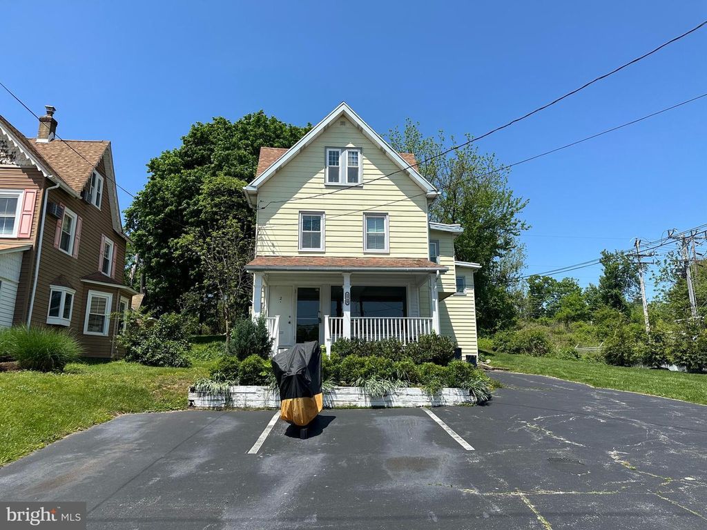 1029 LANCASTER AVE, Berwyn, PA 19312