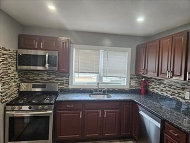 72 Allen St 1, Randolph, MA 02368