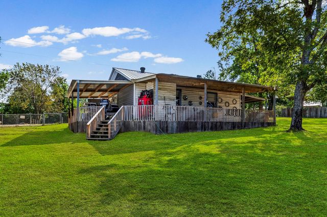 199 Justine Ave, Livingston, TX 77351