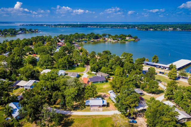 199 Justine Ave, Livingston, TX 77351