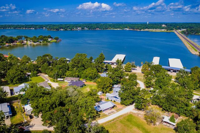 199 Justine Ave, Livingston, TX 77351