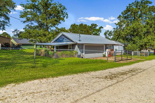 199 Justine Ave, Livingston, TX 77351