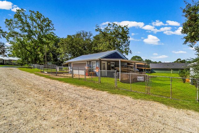 199 Justine Ave, Livingston, TX 77351