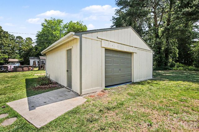 110 Spring Street, Kernersville, NC 27284