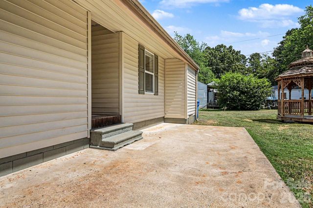 110 Spring Street, Kernersville, NC 27284