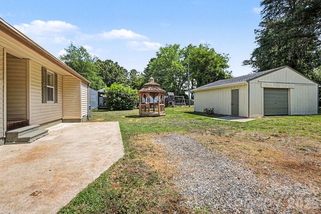 110 Spring Street, Kernersville, NC 27284