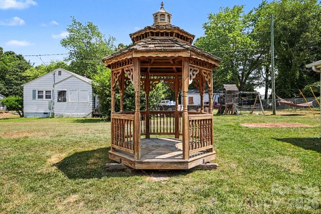 110 Spring Street, Kernersville, NC 27284