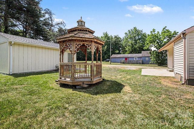 110 Spring Street, Kernersville, NC 27284