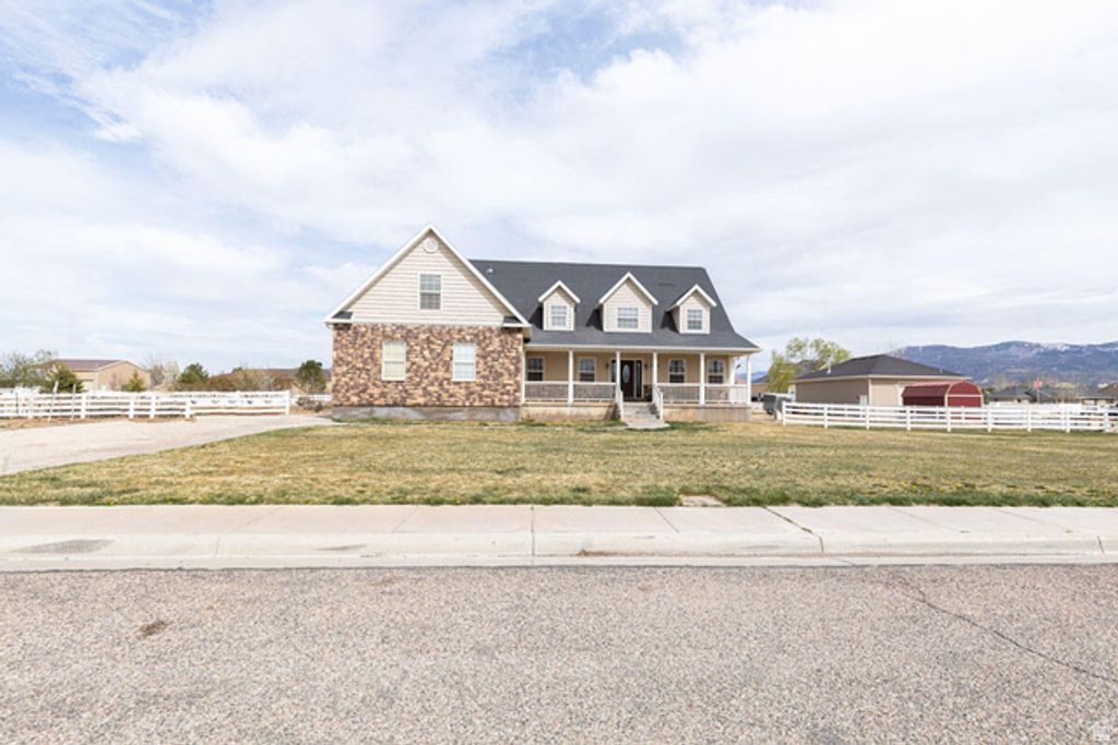 Image 3 of property listing at 1444 N 3775 W, Cedar City, UT 84721
