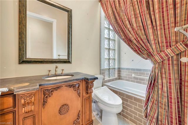7558 Garibaldi CT, Naples, FL 34114