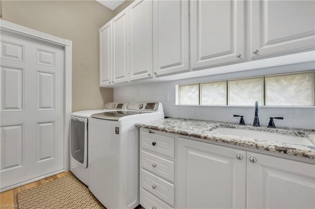 7558 Garibaldi CT, Naples, FL 34114