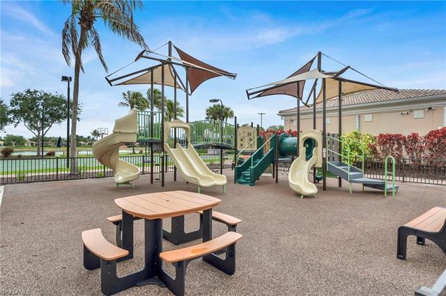 7558 Garibaldi CT, Naples, FL 34114