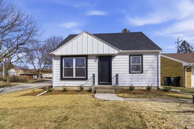 4076 N 93rd STREET, Wauwatosa, WI 53222