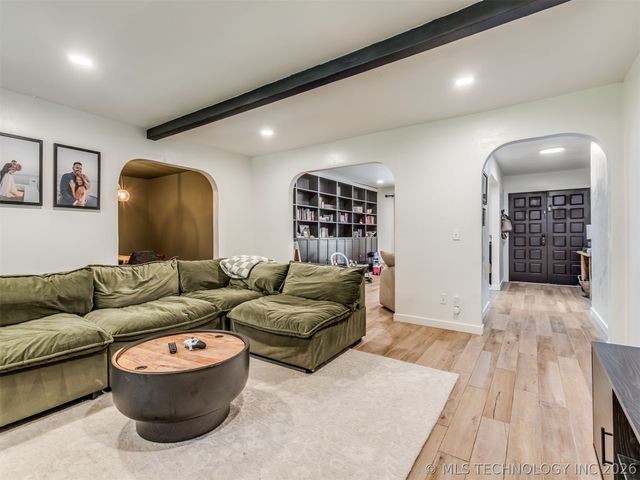10318 S Sandusky Avenue, Tulsa, OK 74137
