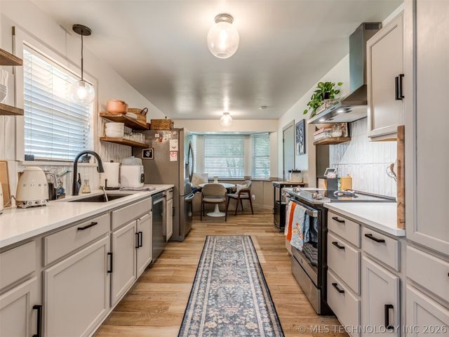 10318 S Sandusky Avenue, Tulsa, OK 74137