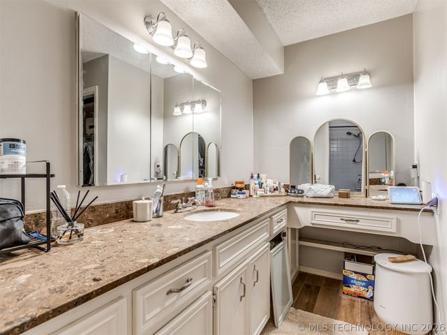 10318 S Sandusky Avenue, Tulsa, OK 74137