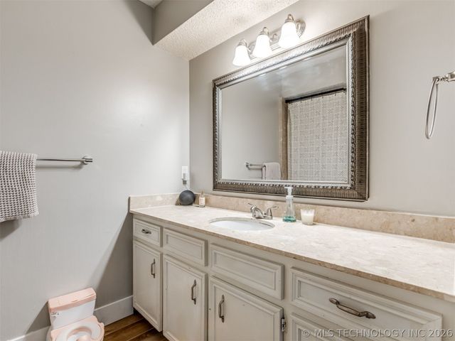 10318 S Sandusky Avenue, Tulsa, OK 74137