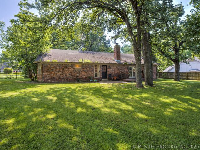 10318 S Sandusky Avenue, Tulsa, OK 74137