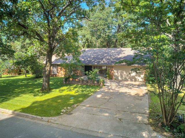 10318 S Sandusky Avenue, Tulsa, OK 74137