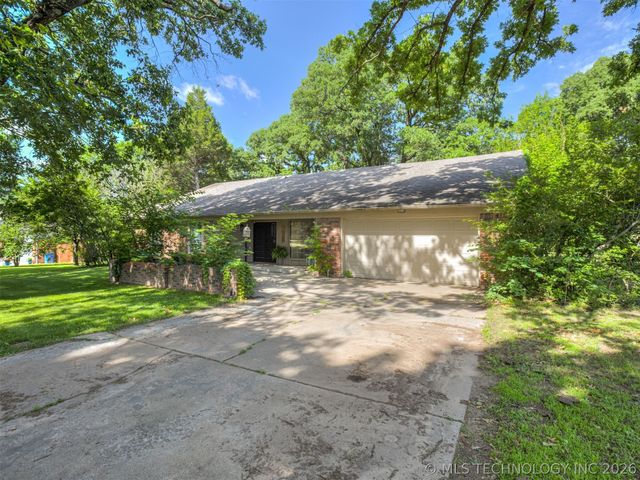 10318 S Sandusky Avenue, Tulsa, OK 74137