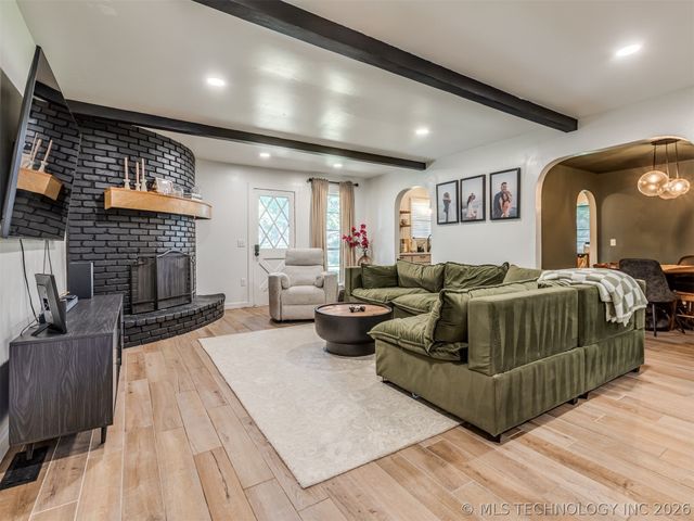 10318 S Sandusky Avenue, Tulsa, OK 74137