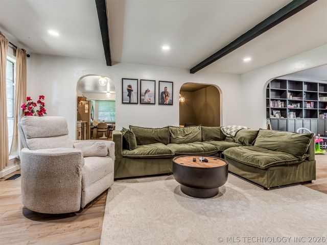 10318 S Sandusky Avenue, Tulsa, OK 74137