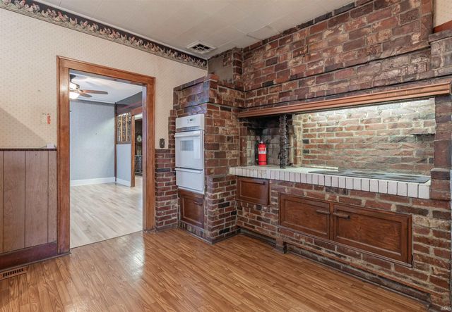 1417 Mesker Park Drive, Evansville, IN 47720