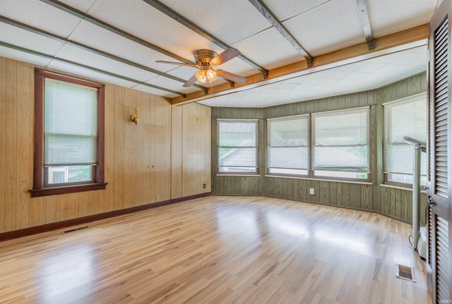 1417 Mesker Park Drive, Evansville, IN 47720