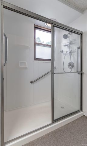 1417 Mesker Park Drive, Evansville, IN 47720