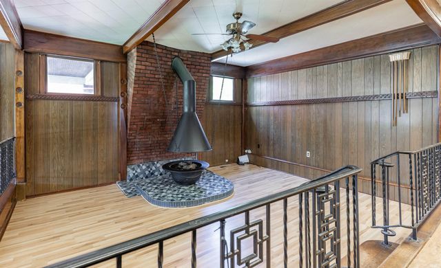 1417 Mesker Park Drive, Evansville, IN 47720