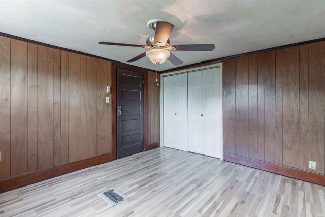 1417 Mesker Park Drive, Evansville, IN 47720